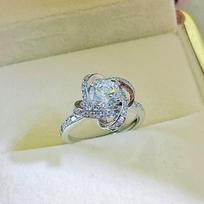 The Same Imitation Four-Leaf Clover Zir*****Pen Ring Women'S Fashion Four-Claw High Carbon Diamond Colored Treasure Ring Jewelry opening adjustable
