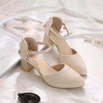 High-heeled baotou shoes thick heel new summer sub one-button sandals pointed middle heel single shoes 35 balta