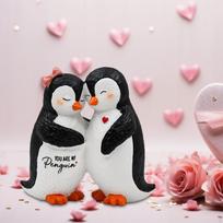 Pinguinų poros statulėlė Gyvūno skulptūra Mielas dervos Valentino dienos dovana Darbalaukio papuošalas lentynai