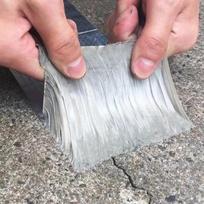 Atspari vandeniui juosta Lipni butilo sandarinimo juosta Stogo remontui Sandarinantis lipnus sandariklis Atspari aukštai ir žemai temperatūrai juosta 1M x 5cm