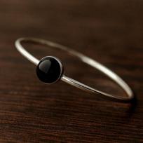 925 Sterling Silver Bangle with Round Black Onyx: Handmade Gemstone Minimalist Bracelet for Women 6 (Inches) sidabras