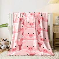 Raštą sudaro animuotų kiaulių veidukai su rožiniais skruostais ir apvaliais snukiais. visiems metų laikams skirta pietų pertraukos užtiesalo dovana 80cm x 120cm pink