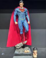 Teisingumo lyga Supermeno figūrėlės ornamentas DC superherojai Clarkas Henry dviguba galva šviečiantis modelis statulėlė kolekcionuojama gray