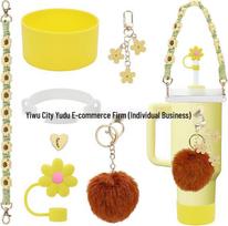 Cross-Border Stanley Cup Accessories: DIY Colorful Flower Keychain Set geltona