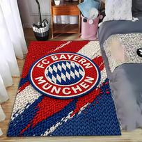 FC Bayern München logotipas kilimas, raudonos, mėlynos, baltos spalvos megztas dizainas  Tinka naudoti kaip neslystantis kilimėlis svetainės, miegamojo sofoms 40x60cm( 15x23in )