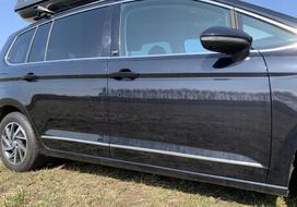 "VW Golf Sportsvan" - Šoninių langų grotelės CHROM