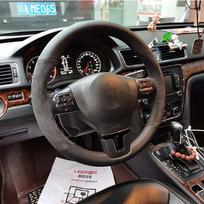 Volkswagen VW Gol Tiguan Passat B7 Passat CC Touran Jetta Mk6 Juoda Oda Rankomis Siūta Automobilio Vairo Dangtis Red Blue Thread