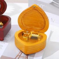 Wooden Heart Music Gift Box Hollowed Floral Carving Artistic Ornament for Girls Baby Sister Niece geltona