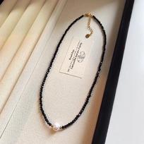 Elegant Freshwater Pearl & Black Crystal Beaded Necklace - Chic Luxury Design with Cool Style Collarbone Chain