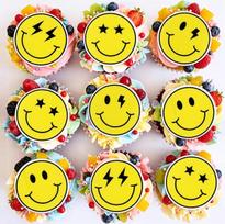 "Blumomon" pakuotė iš 48 valgomų šypsenų veidų Cupcake Toppers Picks Preppy Y2k tema Vienos partijos keksiukų dekoracijos Gimtadienio vakarėlio dekoracijos Priedai (geltona)