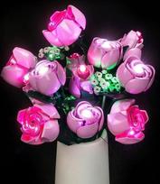 "LocoLee" apšvietimo rinkinys, suderinamas su "Lego 10374 Bouquet of Pink Roses" (Nr. - "Lego" rinkinys) Dekoratyvinio apšvietimo rinkinys, suderinamas su "Lego Pink Rose Bouquet