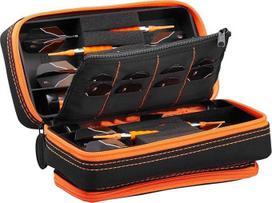 Casemaster Plazma Pro 6 strėlių dėklas su minkštu ir plieniniu antgaliu, turi didelę priekinę kišenę mobiliesiems įrenginiams, integruotus laikymo vamzdelius ir kišenes skrydžiams, antgalius,