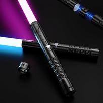 Vaikiškas šviesos kardas, RGB 15 spalvų, 2-in-1 metalinė rankena, dvikova su 4 režimais, USB-C įkraunamas FX šviesos kardas vaikams ir suaugusiems, Helovino Cosplay (juodas, 2 vnt.)