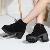 Moterų batai Suede Ankle Boots Kvadratiniai kulniukai Moteriški su raišteliais Pliušiniai su užtrauktuku Batai Moters Mada Laisvalaikio batai Moteriški žiemos avalynė 35 white