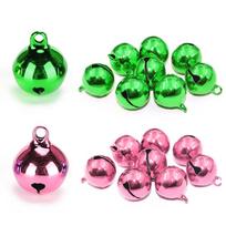 50 vnt. Maži metaliniai varpeliai Spalvoti dažai Kalėdiniai skambaliukai Raktų pakabukas Vakarėlis Pasidaryk pats Karoliukai Green Pink  Green + Pink