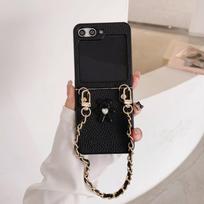 Applicable to Samsung ZFlip5 folding case cartoon bear lychee pattern zflip4 mobile phone chain wristband protective case Z Flip5 juoda
