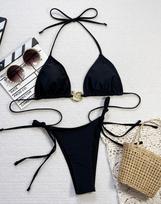 Moteriškas maudymosi kostiumėlis Juodas trikampio formos kaušelių bikini kostiumėlis su halterio tipo kaklo raišteliais ir raišteliais nugaroje, paplūdimio drabužiai, maudymosi kostiumėliai S juoda