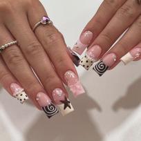 24pcs Mid-length Sqaure Fake Nails Sweet Cool Stars Spiral Stripes French False Nails Clear Bowknots Pearl Press On Nail