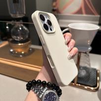iPhone 11 12 13 14 15 16 serijos spalvingi silikoniniai dėklai – derina apsaugą ir stilių. iPhone 15 Plus smėlis