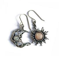 Bohemia Hook Earrings Sun & Moon Pendant Drop Earrings Antiqued Silver for Celestial Moonstone Dangle Earrings Jewel 1