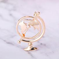 „Blucome Fashion Globe“ Pasaulio žemėlapis Forma Sagės Auksinė Sidabro Spalva Žemėlapiai Drabužiai Apykaklės segtukas Moterys Vyrai Kelionės po žemę Suvenyrinė sagė auksas