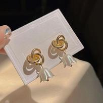 Spring Elegance Earrings ~ Stylish, Unique, and Luxurious Design for Celebrities 24 golden winding flowers