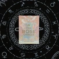„The Rose Oracle Tarot“ kortų kaladė – 44 kortų paslapčių žaidimų rinkinys su standartinio leidimo el. vadovu, būrimo ir raganavimo įrankiais, skirtais nukreipti ir suprasti 44 cards in a deck