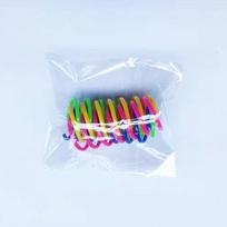 Patvarus plastikinis spiralinis spyruoklinis žaislas katei interaktyviems žaidimams 4 PCS įvairiaspalvis