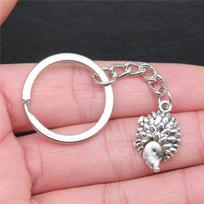 1vnt cinko lydinio ežiuko pakabukai raktų pakabukai raktų pakabukų priedai naujagimio dovana 22x14mm P-K1417-B16287 white