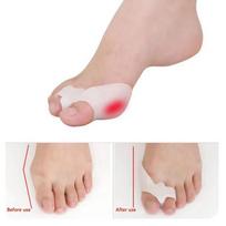 Silikono gelio pėdų pirštai, dviejų skylučių pirštų atskyriklis nykščio Valgus Protector Bunion Hallux Valgus apsauginės pėdos persidengiančios pagalvėlės įdėklas 2 vnt. 2pcs balta