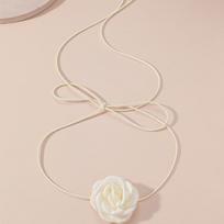 Velvet Flower Choker karoliai Didelė gėlių apykaklė Choker karoliai Camellia Flower smėlis