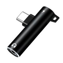 2 viename USB Type C garso keitiklis su 3,5 mm kištukais, vienalaikiu įkrovimu, stačiakampis aliuminio adapteris mobiliesiems įrenginiams juoda