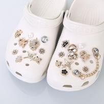 Auksiniai 3D Crocs Jibbitz: Aukščiausios klasės „Pasidaryk pats“ batų pakabukai ir sagtelės