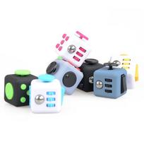 Creative Cube Stresą atpalaiduojantys žaislai Mini Magic Cube stalas Juokingas mažo slėgio žaislas mergaitėms berniukams