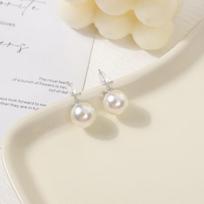 Chic Retro Pearl Earrings: Luxurious High-End S925 Silver, Fashionable and Versatile Niche Design