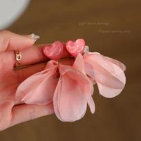 Dopamine Vacation Floral Ear Clips: No-Pierce, Light Luxury Niche Jewelry for Spring-Summer