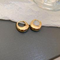 Zircon Mother-of-Pearl Sunburst Ear Cuffs: Elegant, Versatile Earrings for Women.