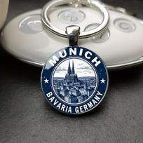 Round Alloy Keychain Pendant with Munich Bavaria Germany Print Durable Metal Key Ring for Everyday Use Travel Souvenir Gift One Size