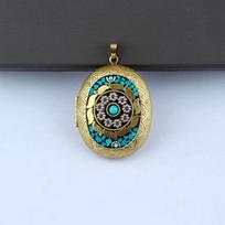 Brass Locket Pendant Po Box Pendant Nepalese Ethnic Style Handmade Inlay Pendant Exquisite Oval Pendant Necklace Accessories beige