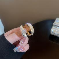 Exquisite S925 Silver Needle Micro-Inlaid Diamond Circle Earrings: High-End, Versatile Fashion for Women auksas