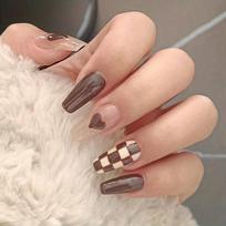 Press-On Fake Nails with A Chocolate Checkerboard Design, Medium-Length Heart-Shaped Removable Tips, 24pcs ruda