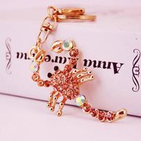Creative Crystal Diamond Scorpion Keychain - Metal Pendant for Car or Women's Bag Accessories, Ideal Gift mėlyna