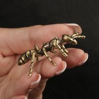 Žalvarinės skruzdžių figūrėlės Miniatiūrinės imitacijos Vabzdžių stalas Ornamentas Stalas Arbata Naminiai gyvūnai Antikvariniai variniai amatai Namų dekorai