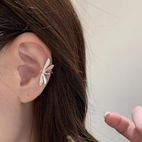 A Simple and Elegant Dragonfly Ear Cuff | No Piercing Required, Unique and Niche Design, Perfect for Daily Wear, Work, and Parties