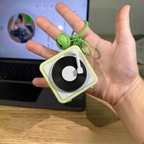 Creative Retro Voice Recorder Pendant Decompression Music Box Small Toy Girl Bag Keychain Pendant Toy Pendant žolės žalia spalva