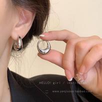 Luxurious Minimalist Hoop Earrings for Women - Elegant Autumn/Winter Design