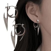 Cyberpunk Style Dart Shaped Earrings, Personalized Hip-Hop Cool Dagger Shaped Earrings, Trendy Street Fashion Earrings For Trendsetters sidabras
