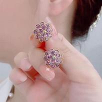 Elegant Flower Alloy Ear Cuffs: Retro French Style, Versatile, Trendy, Light Luxury Jewelry violetinė