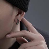 Smeigtukai auskarai vyrams Nišinis ausų papuošalas Individualaus stiliaus romėniški skaitmenys berniukams Hipster roko stiliaus pankų auskarai juoda