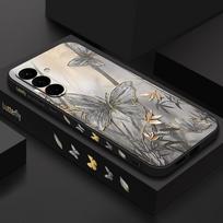 Lanyard Case For Samsung Galaxy S25 Ultra S24 S23 S22 Plus S21 FE A15 A16 A35 A36 A54 A55 A56 5G Bamboo Butterfly Printed Case Capa Coque Samsung Galaxy S25 juoda